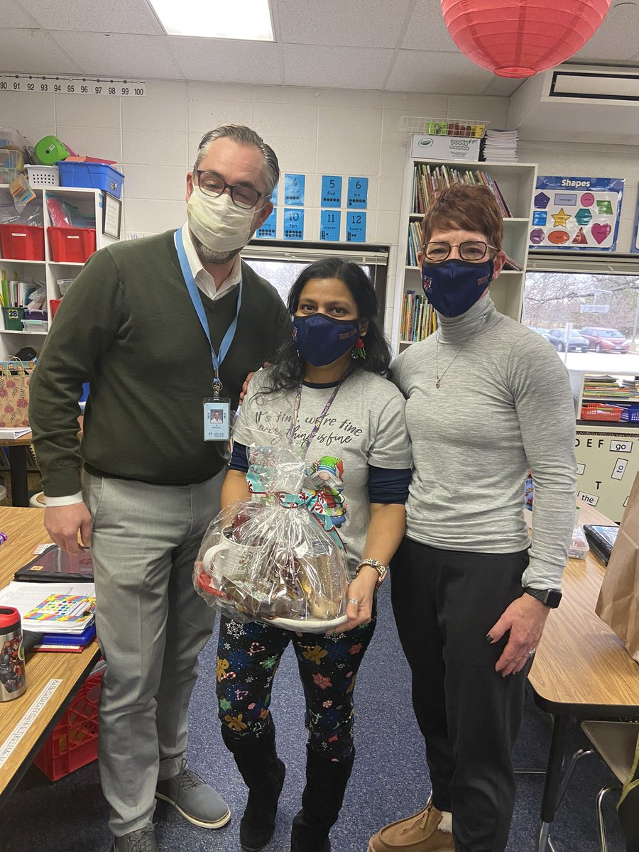 CandyMichelli's tweet image. Congratulations to our @ipsd204 Wonka Golden Ticket Raffle Winners at the Elementary Schools!  A special thank you to our MS PTAs, IPPC, IPPA, &amp;amp; IPEA donors! #2gether204 Unity-Community-Opportunity