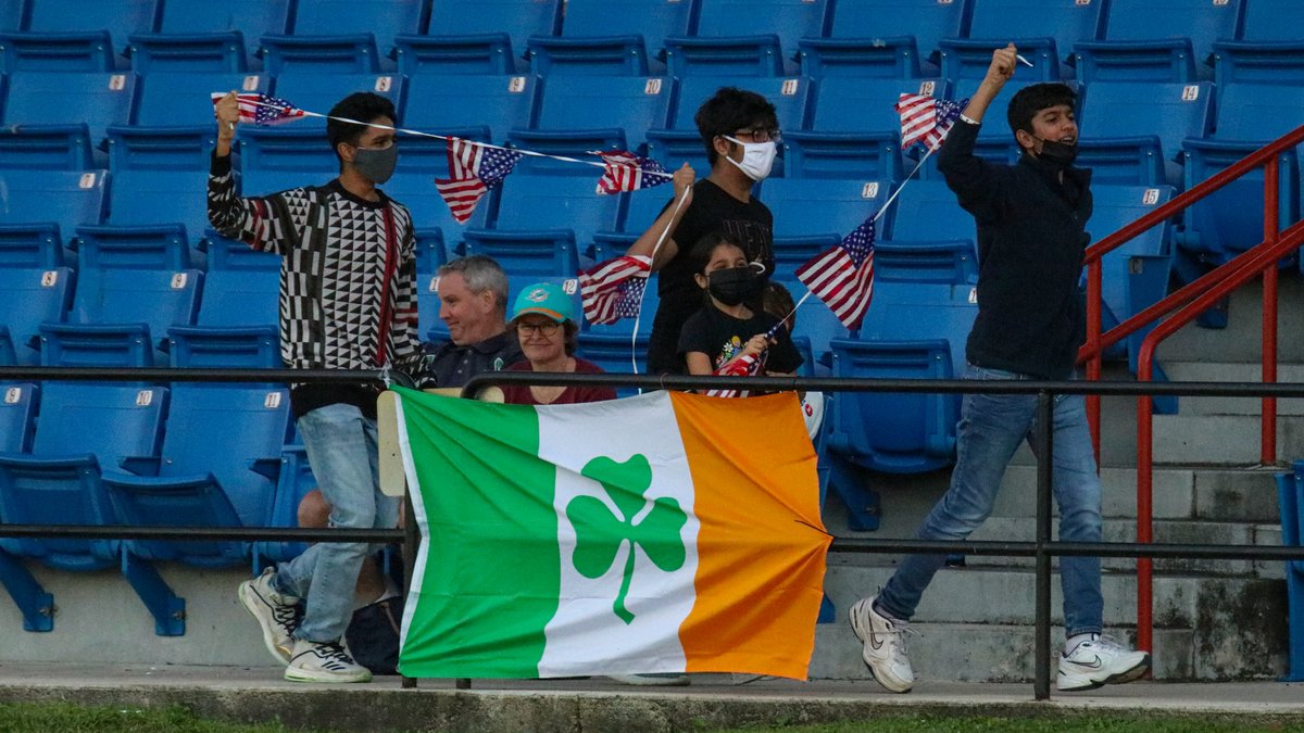 PeterDellaPenna's tweet photo. There might have only been about 200 USA fans at Lauderhill today, but they were a noisy 200. "U-S-A! U-S-A!" chants could be heard throughout the day, growing louder &amp; louder towards the finish &amp; continuing well after the final ball. It was a historic day indeed for @usacricket. https://t.co/poRE4VQwdk