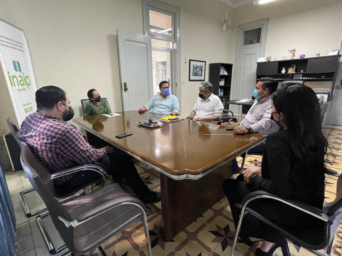 mdiazm2000's tweet photo. ℹ️✅ Recibí de manos de la #ComisionadaPresidenta del @Inaip, Mtra. María Gilda Segovia, un reconocimiento x cumplir al 100% el programa “comprometidos con la transparencia”. En #Yucatán seguimos la indicación del gobernador @MauVila para contar con un gob #Transparente y cercano https://t.co/0hhnaESs6G