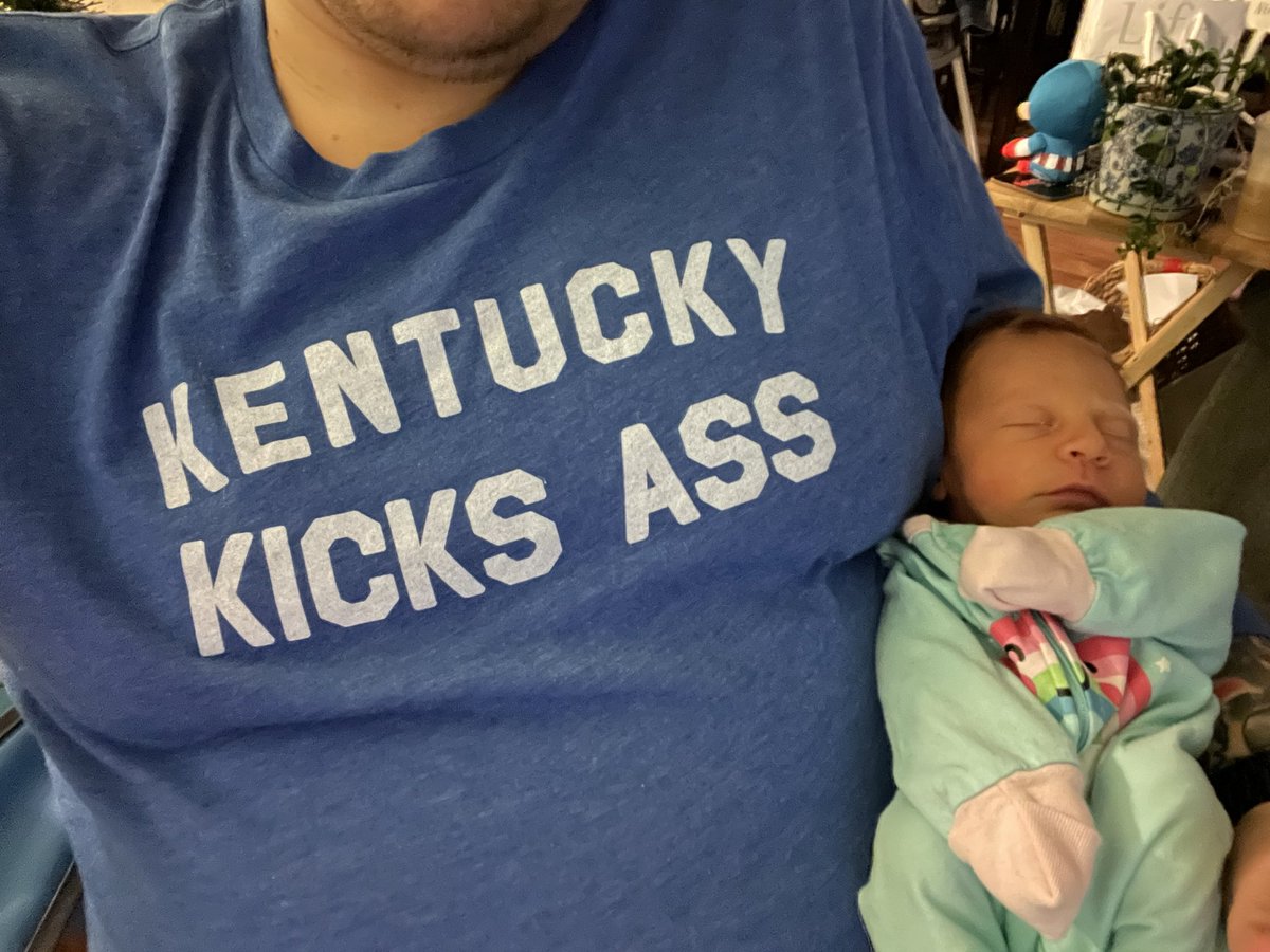 PUNCHNAZIS247's tweet photo. Watching WKU/UK with my little girl. Thanks for the sweet merch, @KYforKY! #KentuckyStrong #BBN #GoCayts @KySportsRadio https://t.co/P1qQgiP0Tg