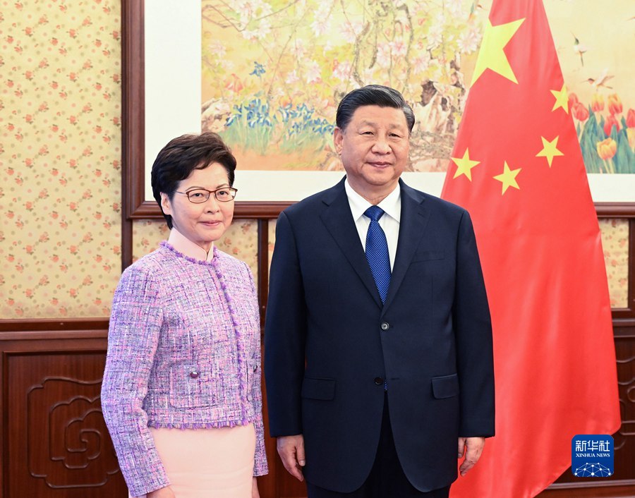 DiarioPovo's tweet photo. O presidente chinês, #XiJinping, manteve conversações nesta quarta-feira (22) com Carrie Lam, chefe do Executivo da Região Administrativa Especial de Hong Kong (#RAEHK) e Ho Iat-seng, chefe do Executivo da Região Administrativa Especial de Macau (#RAEM). https://t.co/ATSt1N082P
