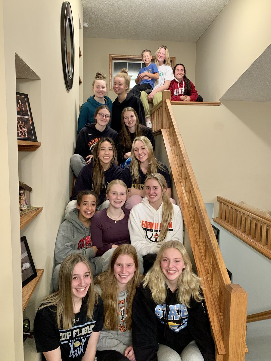 Love this team ❤️ Such a blessing having them over for some team fun! 🏀🐾