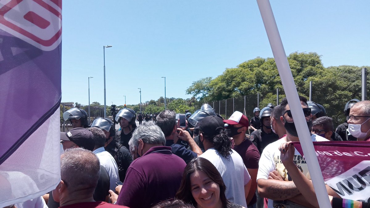 mariade76616414's tweet photo. siempre a la par de los
trabajadores.
hoy nos quisieron frenar.... pero no pudieron.
nosotros si tenemos memoria!!!
#RamonMuerza https://t.co/F9p8SXoqdx