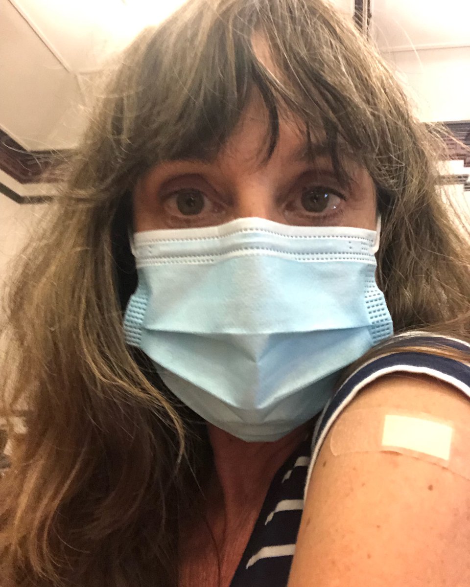 Boosted!!! Just in time for Christmas. Thank you to The Koori Centre at Redfern. If you’re like me and at (or nearly at) the 5 month mark, you can walk in here and get your Pfizer booster. Lovely people too. 73 Pitt Street Redfern.#booster