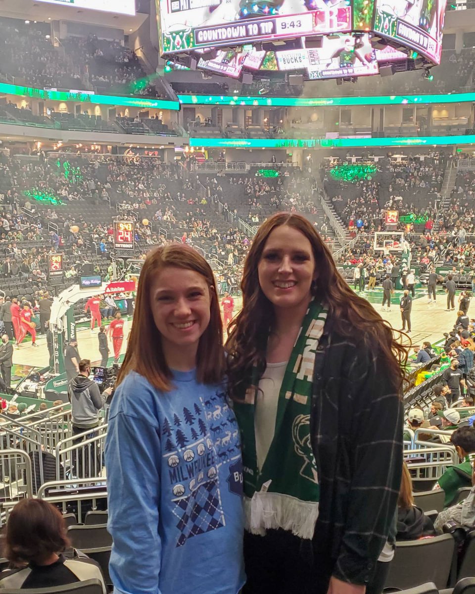 CatelynPicco's tweet photo. Feeling like winners on a Wednesday night and cheesin' for the Holiday Season with @lexi_gantner! 🏆

Go @Bucks go! 🏀

#Milwaukee https://t.co/vOAstTepYp