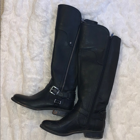 IGNITECarmen's tweet photo. So good I had to share! Check out all the items I'm loving on @Poshmarkapp #poshmark #fashion #style #shopmycloset #posh #shopevelynne #gbyguess: https://t.co/tY2CoPKZOZ https://t.co/qU5cGStCqX