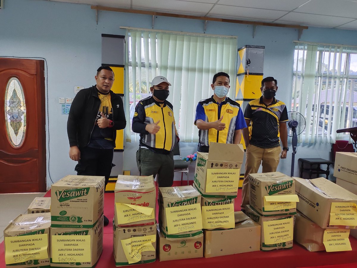 23/12/21, Diucapkan ribuan trma kasih pda <a href="/comotwan/">JKR CAMERON HIGHLANDS</a> JD dan Team atas bntuan mknan dn tenaga . Smoga diberi gnjaran pahala brlipat ganda. Bntuan pda mngsa diteruskan smoga mringgakn beban.
<a href="/MOWorks/">でやんす</a> <a href="/JKRMalaysia/">JKR Malaysia</a> <a href="/JKRPAHANG/">JKR PAHANG</a> <a href="/IrHafizah/">Hafizah</a> <a href="/irAhmadAzizi1/">irAhmadAzizi</a> <a href="/JKRBentong/">JKR Daerah Bentong</a>