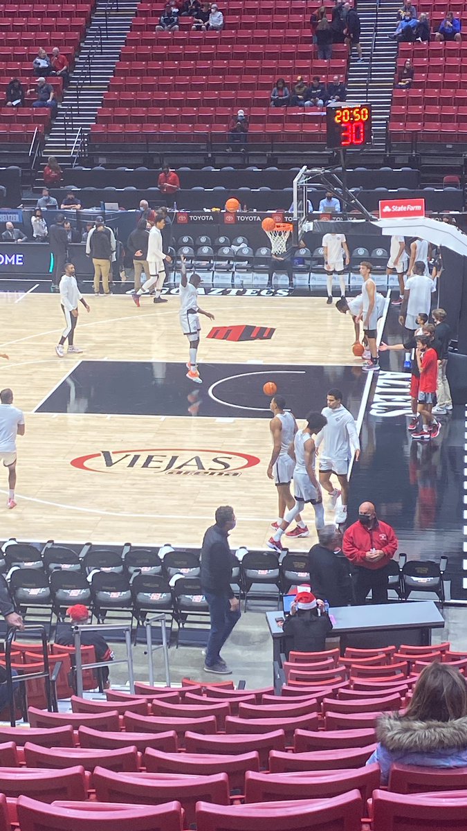 CantonDog's tweet image. Ready for some #Aztecs basketball!! 
#aztecsmbb 
If you’re here put your mask on! 😷