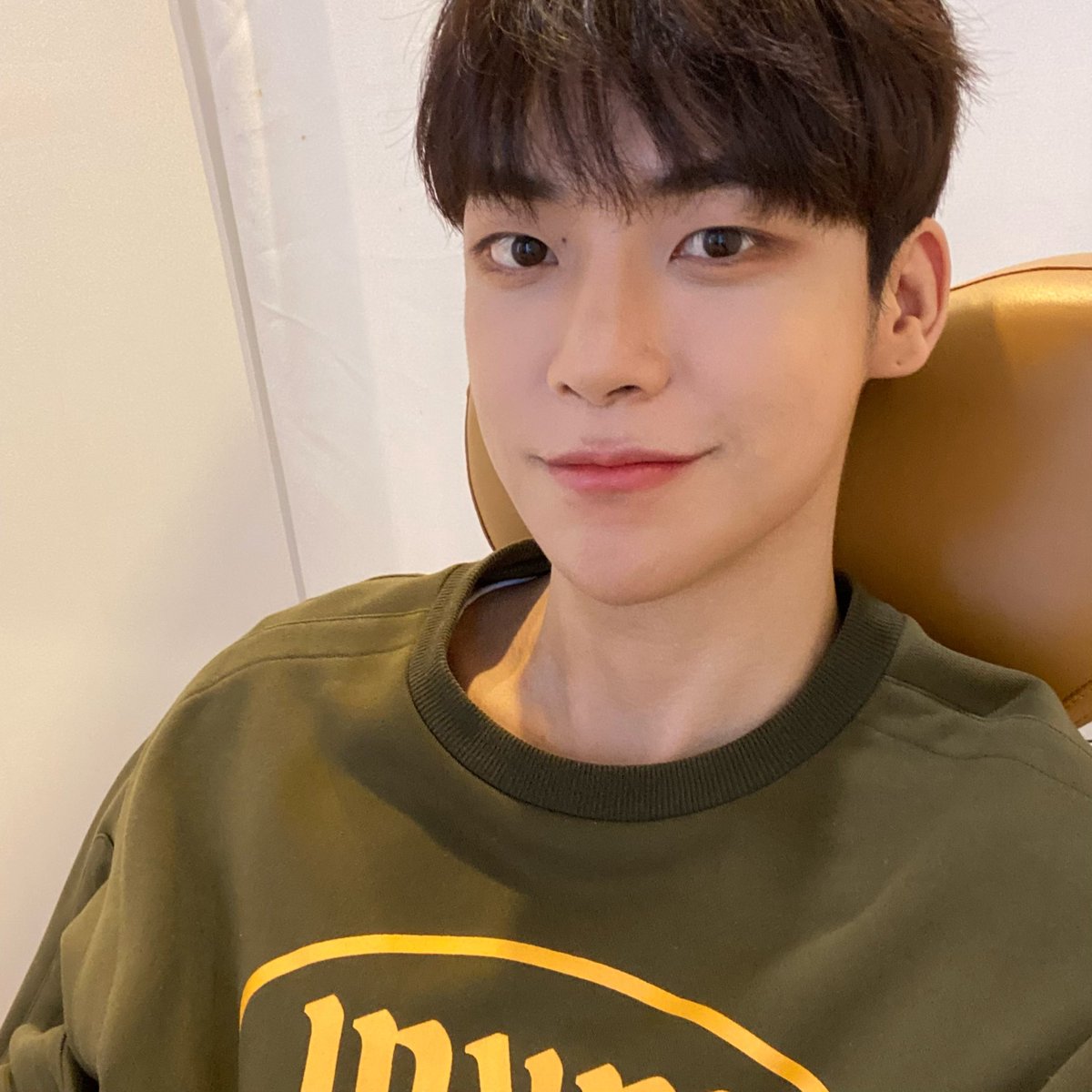 AWEEK_Official's tweet image. #차원

모두 감기 조심해요 😷
정말 보고싶어요 

#AWEEK #어위크 #chawon #주주 #ZUZU  #haveaniceday