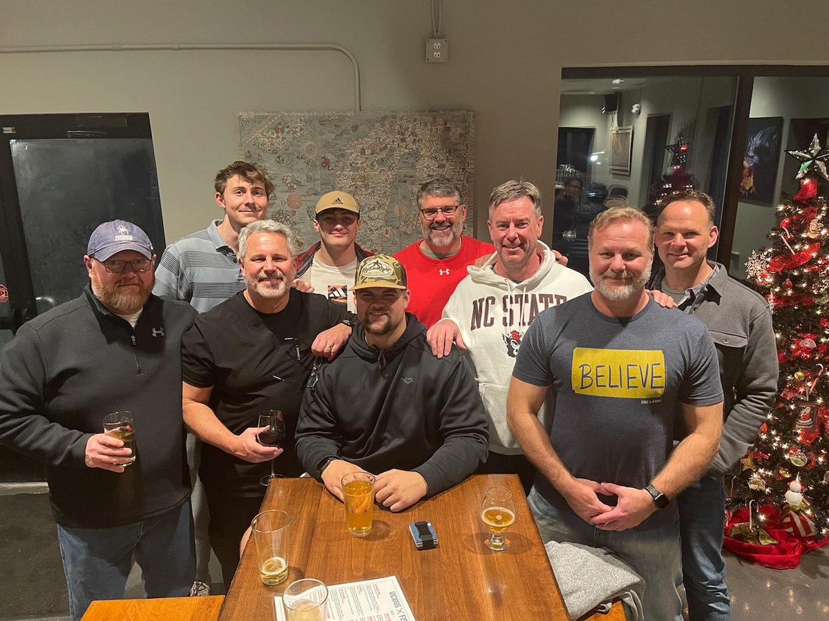 toasu89's tweet photo. Coaches Christmas party. Been to hell and back with these guys with our sons. circa 2009-2013. Good times right here!! #ASAPopWarner #OldGuysRule #UpDowns #ViciousFishes. #PWBlack https://t.co/mibLGK8asb