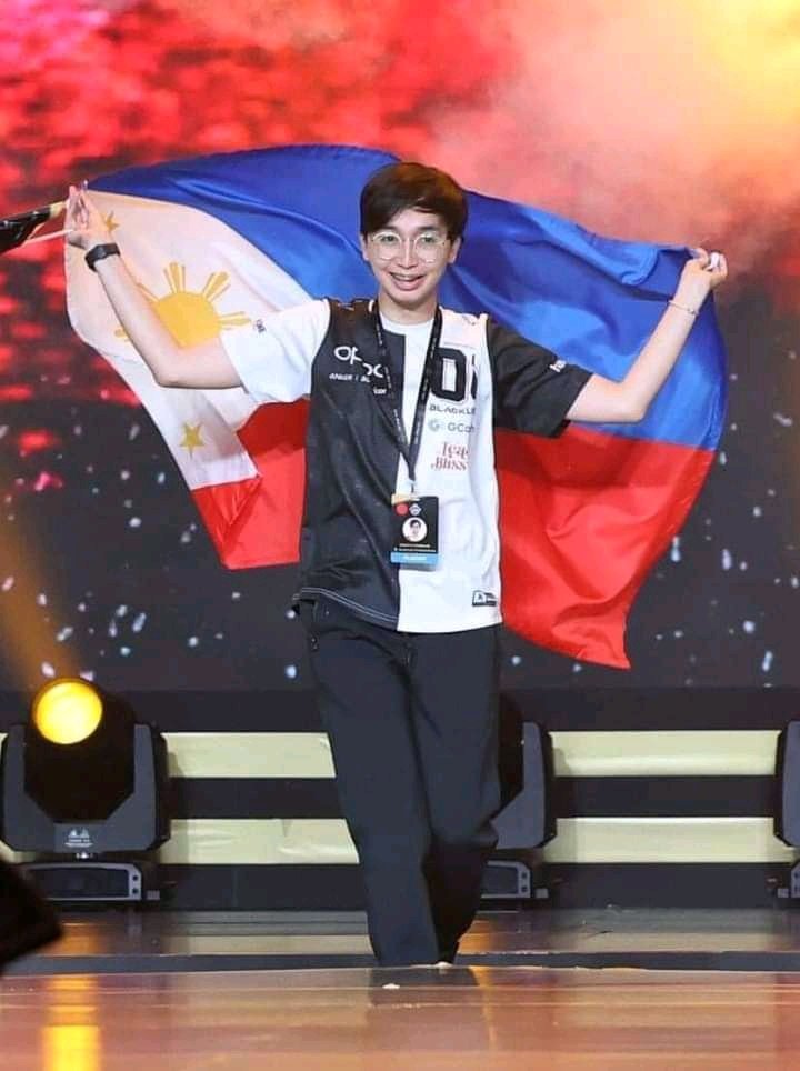 Mgbaring18's tweet photo. RESPECT!
#WeWantEstes https://t.co/h7nBhraeed