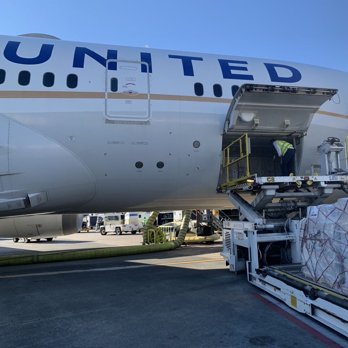United Airlines (@united) on Twitter photo Last-minute gift idea: Donate your MileagePlus miles to a #MilesOnAMission charity partner in honor of someone you love. 50+ nonprofits are accepting miles through the end of the year: uafly.co/donate 📷: <a href="/AirlinkFlight/">@AirlinkFlight</a> Last-minute gift idea: Donate your MileagePlus miles to a #MilesOnAMission charity partner in honor of someone you love. 50+ nonprofits are accepting miles through the end of the year: uafly.co/donate 📷: <a href="/AirlinkFlight/">@AirlinkFlight</a>