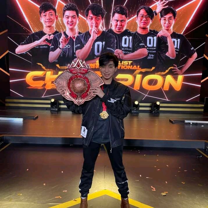 Mgbaring18's tweet photo. RESPECT THE CHAMPION‼️#WeWantEstes https://t.co/55m4u1FLyr