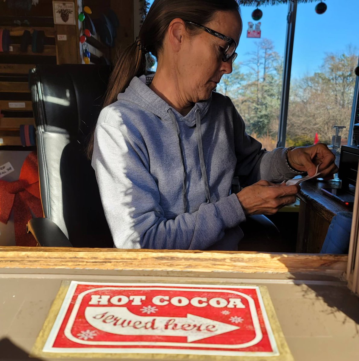 Hot cocoa may now be purchased at Miniature Golf!

#hotcoca
#Christmas
#minigolf
#massanutten
