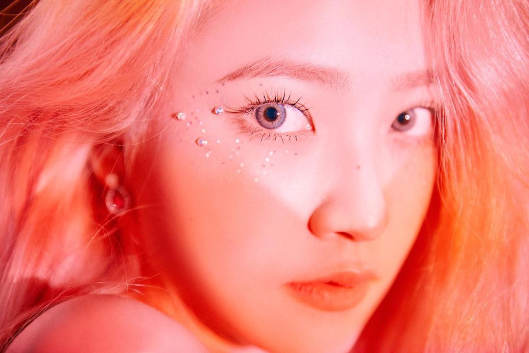 yerisfeed's tweet photo. 💜 happy 2 years psycho!
#2YearsWithPsycho #RedVelvet #예리 https://t.co/s0TOckg2lm