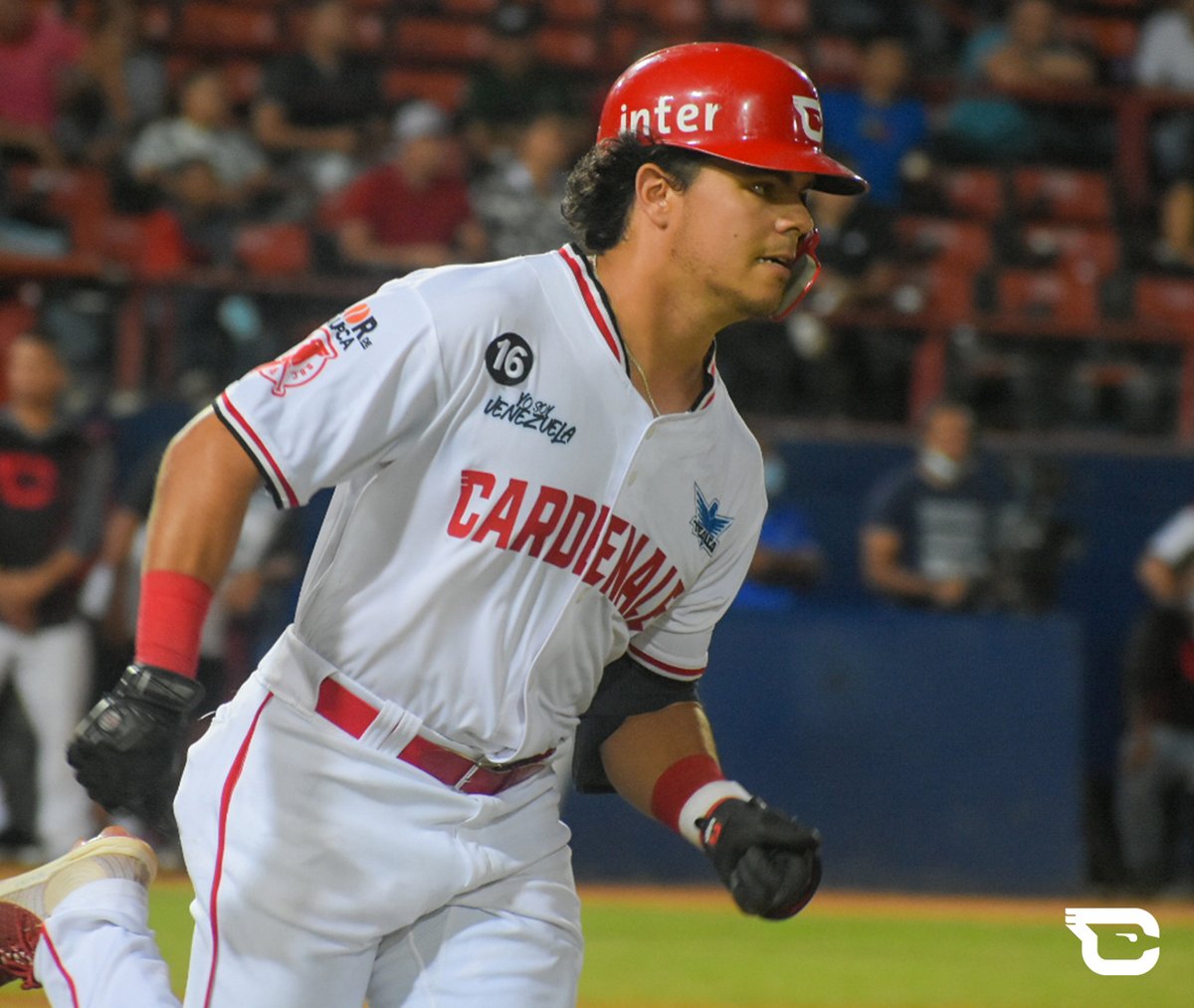 CardenalesDice's tweet photo. 👏🏼🤩 Caras nuevas y grandes alegrías: Juan Teixeira y Ricardo Olivar debutaron en la @LVBP_Oficial y lo hicieron con HIT en sus primeros turnos.

¡Felicidades, cardenaleros! ⚾️❤️

#Cardenales | #SomosUno 🆑 https://t.co/yVaTdoZ8vu