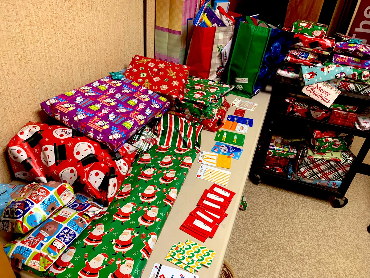 ShawnGrassroots's tweet photo. A Huge thank you to all families that helped with the Christmas Giving Project - Alexander Forbes, St. Gerard’s &amp; Mother Teresa! 9th year &amp; running. Over 300 presents, $625 gift cards, bags full of toques &amp; mitts - for the Hospital, Sunrise &amp; Odyssey House! @GPPSD2357 @GPCSD https://t.co/oynV6Ggxdz