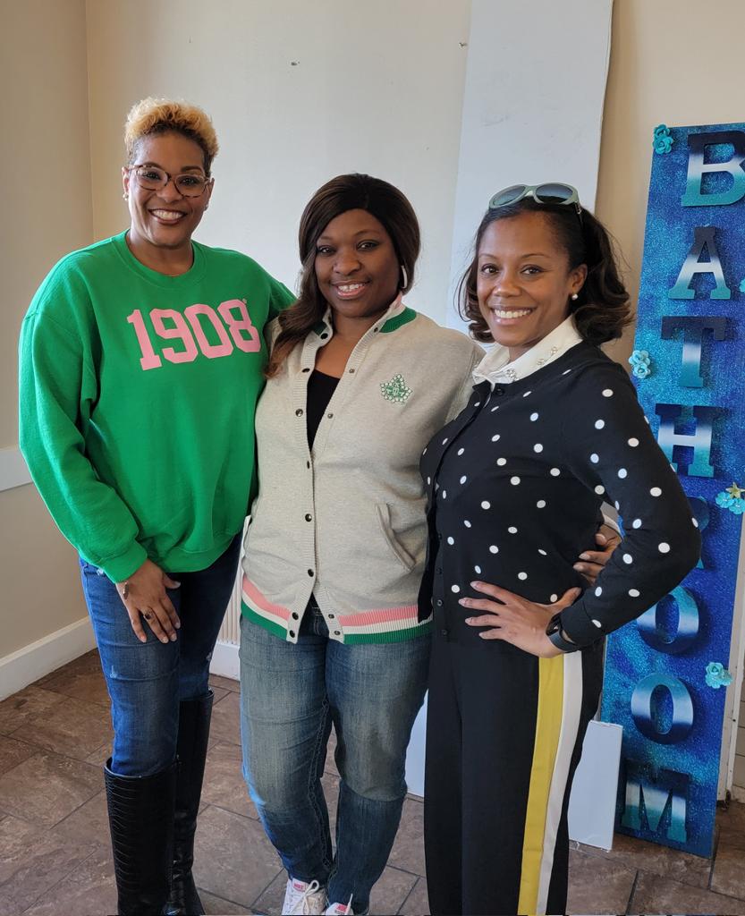 AngelaFitzpatr3's tweet image. Today was a great Pink and Green Day!! #singleletterchapter #ILoveMyHBCU #singleletterchapter #pearlofthesouth 97 years of service...Phi Chapter