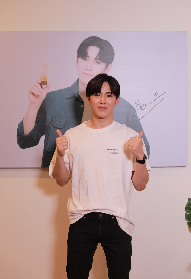 PRSocietyNews's tweet photo. ไลฟ์สดเปิดบ้านครั้งแรก!! ของ นิว – ฐิติภูมิ พร้อมอ้อนแฟน ๆ ผ่านออนไลน์ และเซอร์ไพรส์จากเพื่อนสนิทคนดัง https://t.co/LLUVcYn23z
#ikaoru #newwiee #lKAORUXNewwiee https://t.co/1kbaK8LPlM
