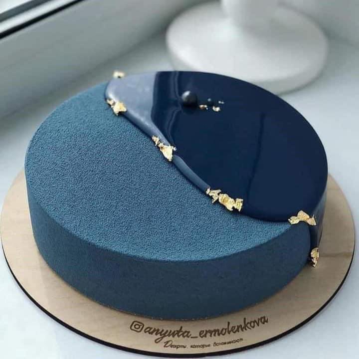 foodhuntingco's tweet photo. simple cakes but elegant 🍰 https://t.co/A9qWliB37O