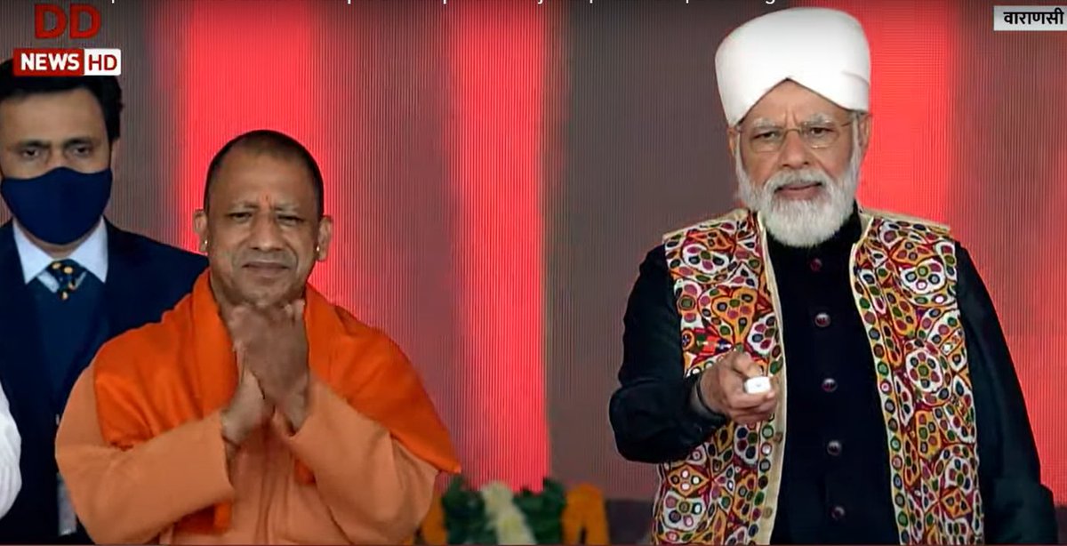 bhupro's tweet photo. काशी हिन्दू विश्वविद्यालय की विकास यात्रा ���ें एक और अध्याय जुड़ गया है। माननीय प्रधानमंत्री नरेन्द्र मोदी जी ने आज काशी हिन्दू विश्वविद्यालय में 160 आवासीय फ्लैट्स का ��द्घाटन किया। इससे विश्वविद्यालय परिवार के सदस्यों के लिए आवास की कमी ने निपटने में मदद मिलेगी। 
@VCofficeBHU https://t.co/WGPnFW9Lst