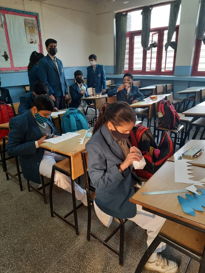 sr_aps's tweet photo. Application of mathematical skills by a series of engaging activities in #Ramanujan Mathematics Day @Ahlconpublic1 @MamthaSays @GanguliKuhu @sanjeevbansal06 @monikakarnatac @DeeptiS22852304 https://t.co/MbFj10RLEx