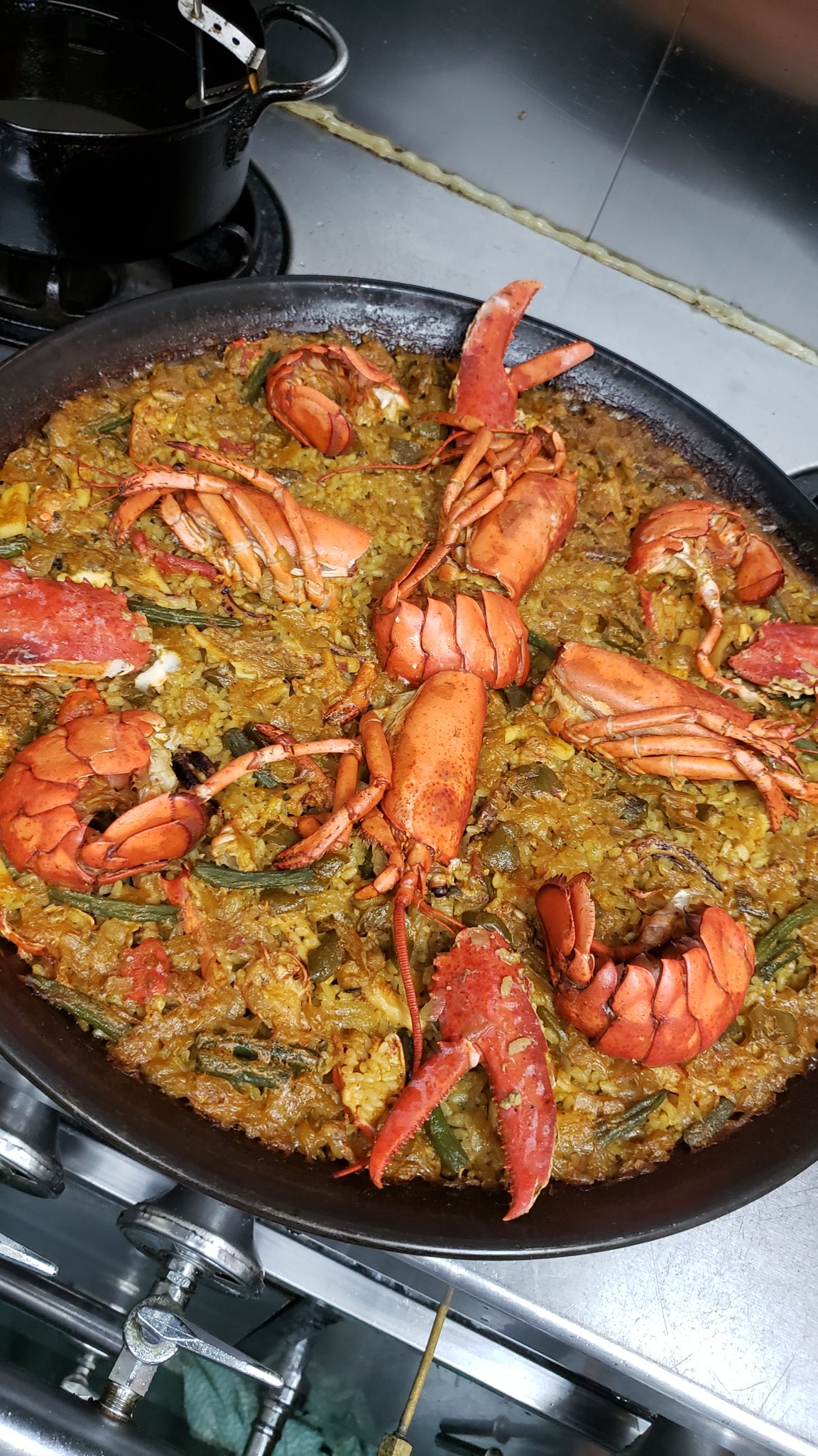 スペイン料理 Muy Rico ムイ リコ オマール海老のパエリア アロスメロッソ始めました 最終日29日まで満席です 年内のご予約はストップ致します 年始は改めてご報告致します ムイリコ スペイン料理ムイリコ 千葉スペイン オマール海老 パエリア