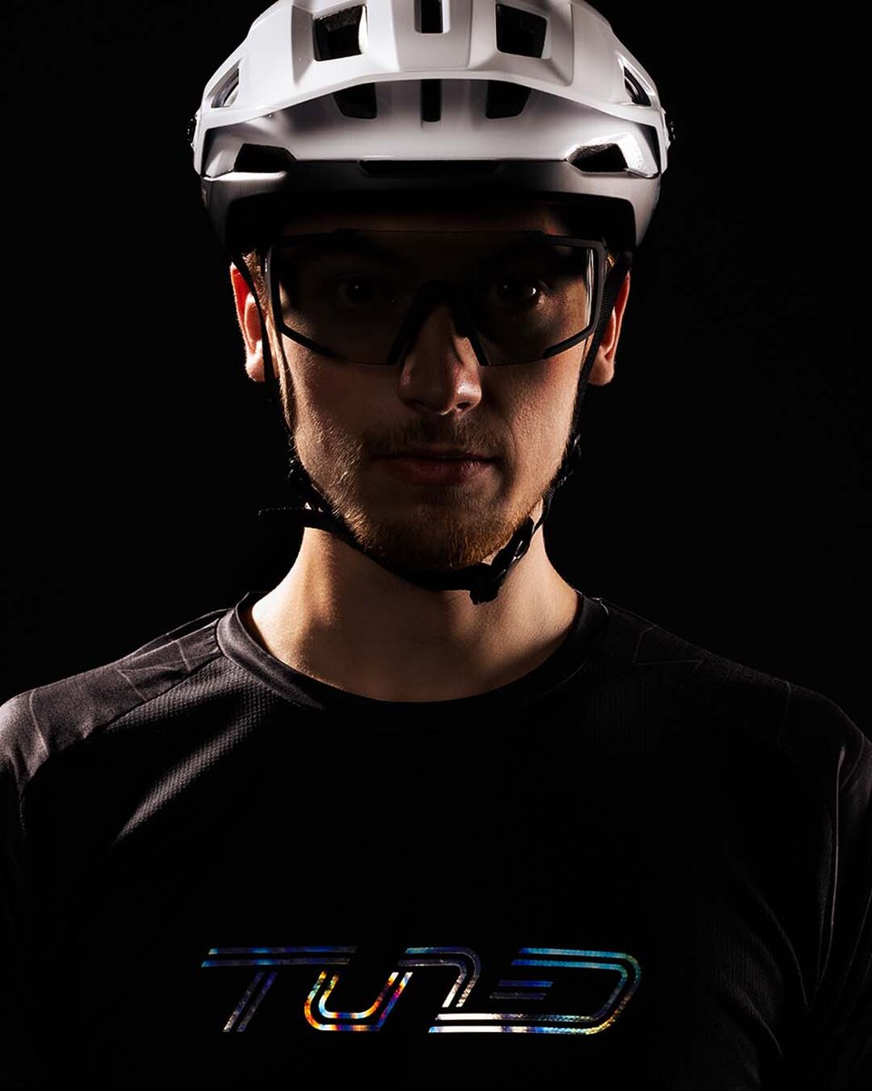 ScottSportsFR's tweet photo. C O L L E C T I O N T U N E D
Confortable et fonctionnelle, la nouvelle collection TUNED vous accompagnera sur tous les terrains, même les plus accidentés 😎
La collection « TUNED » ➡ https://t.co/zRjtSlP96u
___
📷 Daniel Geiger
___
#NOSHORTCUTS #SCOTTBikes #SCOTTTuned https://t.co/rneadejVtH