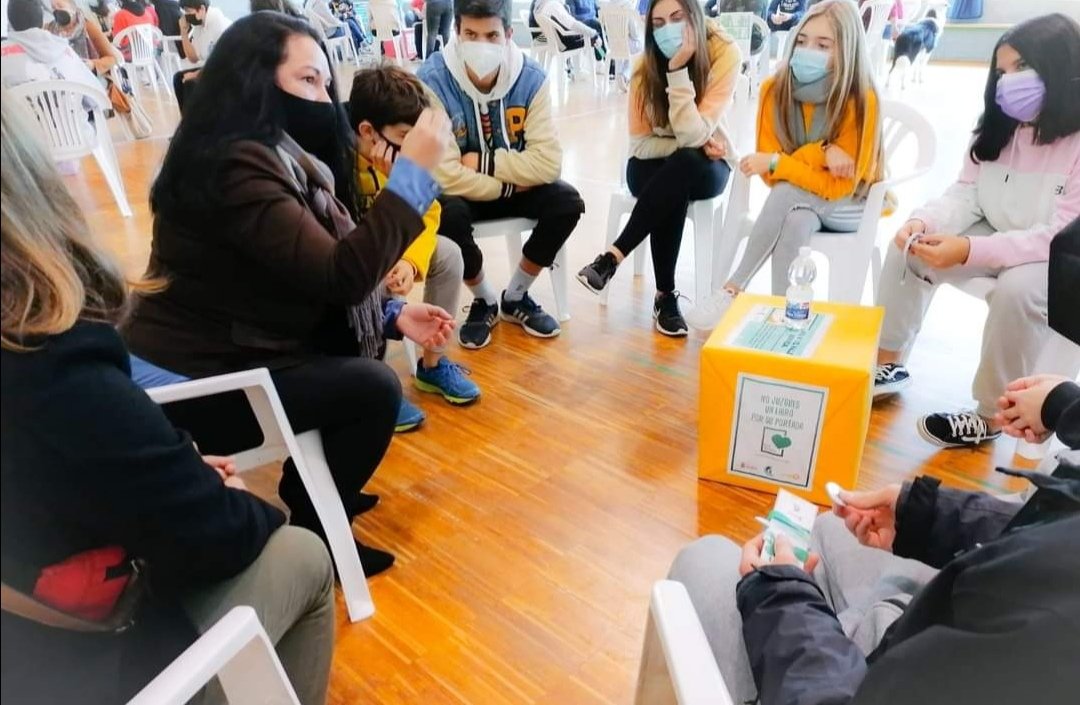 ArrabalAID's tweet image. Diálogo fructífero entre jóvenes y mujeres de sectores masculinizados  en #Livelibrary #EstereotiposdeGénero #CooperaciónInternacional @ayto_chiclana. Ana M.del Valle:  &quot;Nunca pensé que no podría
 desempeñar las mismas funciones. Eso no significa que haya sido un
camino fácil&quot;.