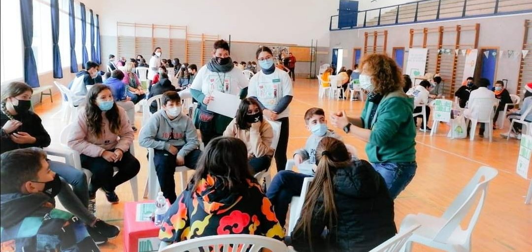 ArrabalAID's tweet image. Diálogo fructífero entre jóvenes y mujeres de sectores masculinizados  en #Livelibrary #EstereotiposdeGénero #CooperaciónInternacional @ayto_chiclana. Ana M.del Valle:  &quot;Nunca pensé que no podría
 desempeñar las mismas funciones. Eso no significa que haya sido un
camino fácil&quot;.