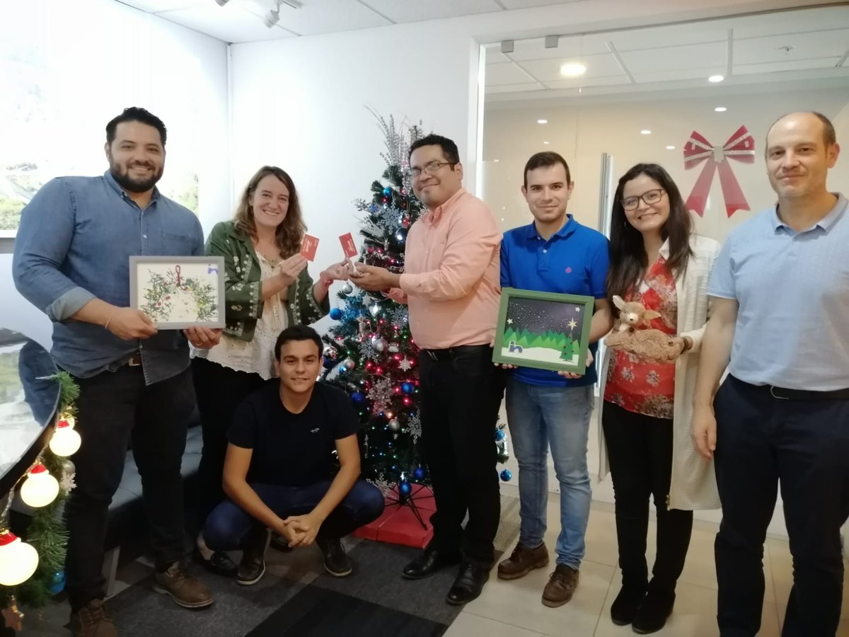 IntecsaInarsa's tweet photo. En la víspera de Nochebuena, viajamos hasta #ElSalvador para encontrarnos con los dibujos ganadores de nuestro tradicional Concurso de Postales Navideñas, donde una #Navidad más hemos contado con la participación de los más pequeños. Felices fiestas desde #IntecsaInarsa https://t.co/MQ6U73O7mL