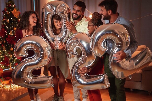 Nadenken over jouw goede voornemens? Daar kun je makkelijk nu al mee beginnen. Zet eens wat ideeën op papier tussen kerst en oud &amp; nieuw. Wij hebben vast 5 voornemens voor jou op een rij gezet. Lees snel verder: bit.ly/3pjZoZ1