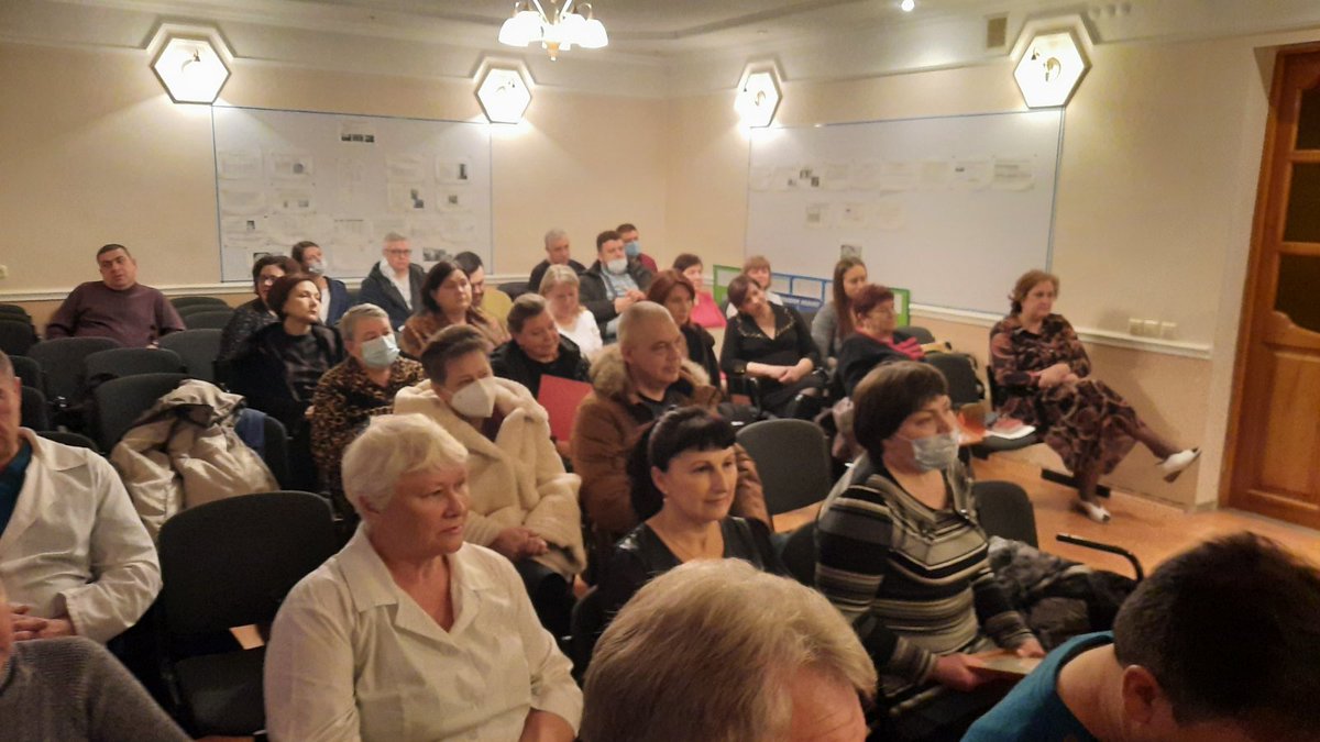 22 декабря 2021 г в актовом зале ГБУЗ СО "Кинельская ЦБГиР" состоялось торжественное вручение грамот по итогам работы за год и поздравления к юбилею любимой больницы.