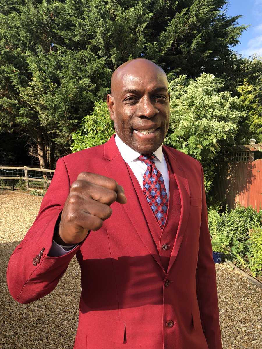 frankbrunoboxer's tweet photo. Morning today is the day 2 phone people up that you have not spoken to for ages &amp; wish seasonal greetings &amp; maybe knock on your neighbours door &amp; just wish them all the best talk 2 a stranger be nice it does not cost a penny but will make someones day &amp; there is no price on that! https://t.co/3Fwm4WmhDV