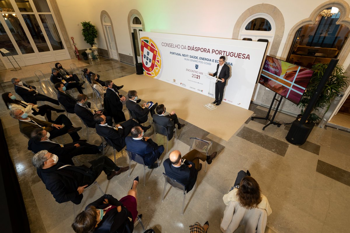 Já começou o 8º Encontro Anual de Conselheiros da Diáspora Portuguesa, na Cidadela de Cascais. Depois da reunião de ontem entre os Conselheiros, hoje o evento é aberto a convidados, e debate uma visão para Portugal: Saúde, Energia e Economia (num cenário pós Covid). #diaspora
