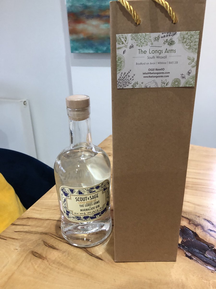 AllenLucianne's tweet photo. When you order your 6 bottles of gin for Christmas &amp; are asked if you would like gift bags … have been shamed into gifting one bottle ! But who do I like enough to share my gin with ? @TheLongsArms merry Christmas &amp; keep the gin flowing https://t.co/eWXsVAoj7x