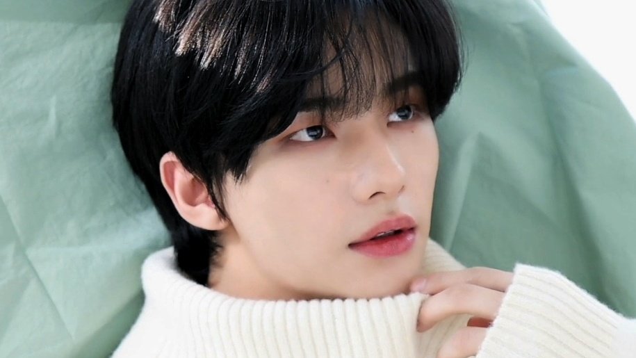 hyunjinpost's tweet photo. https://t.co/t4lufSoNzs