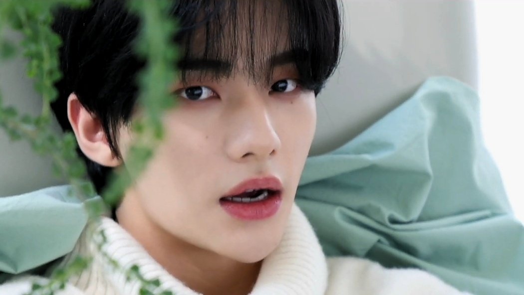 hyunjinpost's tweet photo. https://t.co/t4lufSoNzs