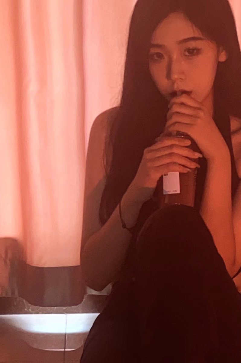 supertltl's tweet photo. 嘘🤫 #女绿 #母狗 #意淫 #绿帽 #勾引男友 https://t.co/BslEcFqu9C