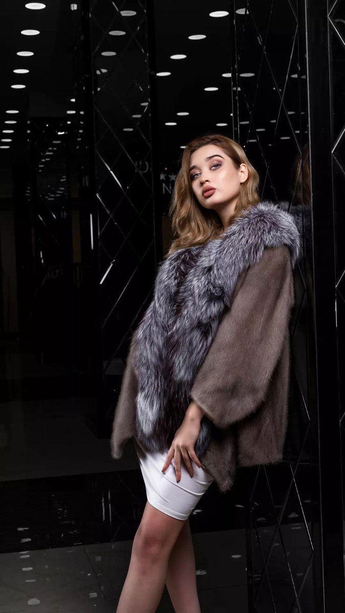 adelina_fur's tweet photo. Hər xanım üçün eksklüziv seçimlər yalnız Adelinada 🖤
#fashion #blogger #coat #vitoponti #braschi #rindi #baku #azerbaijan 
https://t.co/NhBiz59VFv https://t.co/biJ0UNflr1