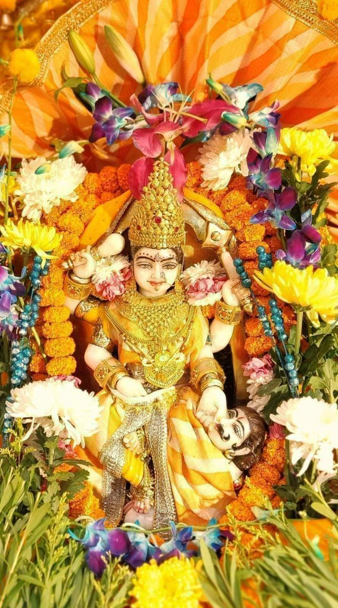 baglamukhipuja's tweet photo. माँ पीताम्बरा बगलामुखी सदैव बुरी शक्तियों से अपने भक्तों की रक्षा करती हैं। माँ की उपासना से साधक का जीवन सदा के लिए निष्कंटक हो जाता है। https://t.co/hOLd6SlOQa