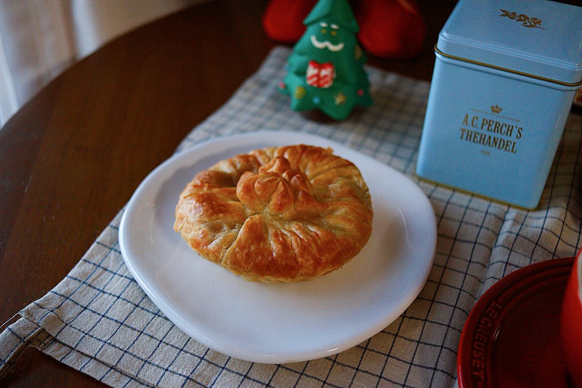 [A.C퍼치스티핸들 : 루이보스 바닐라 ]
요즘 밀크티로 자주 마시고있는 차.. 🥰 
따땃하게 데운 미트파이랑 마시면 궁극의 단짠단짠🐷