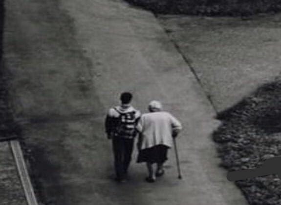 Jana_Shah's tweet photo. Sometimes helping others slows you down but it makes you realise that you have been rushing for no reason... https://t.co/gwYHzB1UNp