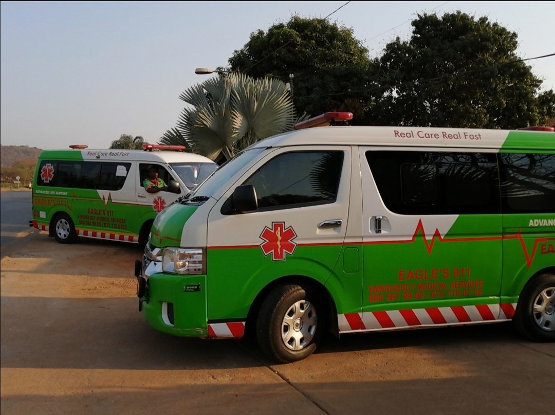 Mshavi_Haji's tweet image. For medical emergency, events medical support and  patient transportation services

Call : 084 561 9900 /
          073 710 0702

Eagle's 911
#RealCare. #RealFast.
#Polokwane
#Limpopo