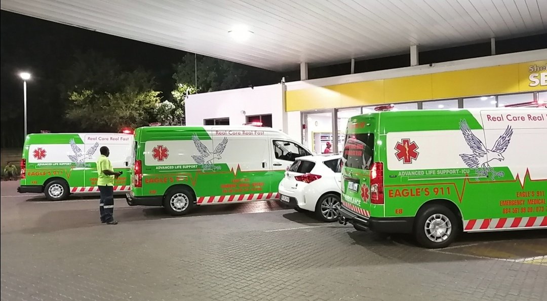 Mshavi_Haji's tweet image. For medical emergency, events medical support and  patient transportation services

Call : 084 561 9900 /
          073 710 0702

Eagle's 911
#RealCare. #RealFast.
#Polokwane
#Limpopo
