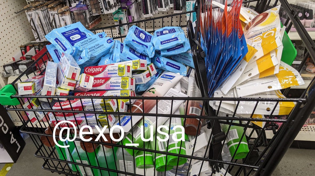 exo_usa's tweet photo. #EXOUSAProof 
thanks to the $150 dollars we raised with the help of donations, we managed to get all this to donate to an elderly home in honor of Lay's birthday!! 
#EXO @weareoneEXO @layzhang #LAY #张艺兴 #엑소 https://t.co/suITIKHCPd