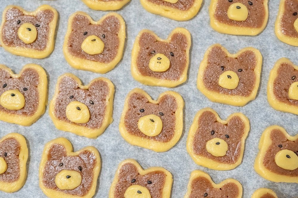 shokosan_marine's tweet photo. Home made cookie👨🏽🍳🍪
前に作ったアイスボックスクッキー🍪
✔️くま彦🧸
✔️キウイ🥝
#iceboxcookies
#クマ彦
#おうちカフェ
#15時のおやつ https://t.co/wZTOOMZKmK