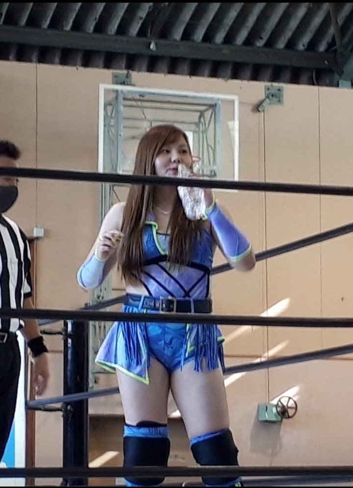 crtqy1002's tweet photo. #今年も残りわずかなのでお気に入りの4枚を貼る
2021.10.31
九州プロレス中津大会🔥
㊗️初観戦🙌
今年、最高の思い出😆🍀
来年は、マーベラスの試合、見に行きた~い🤗
#NEWTRA
#彩羽匠
#門倉凛 https://t.co/5GTXywE4Wk