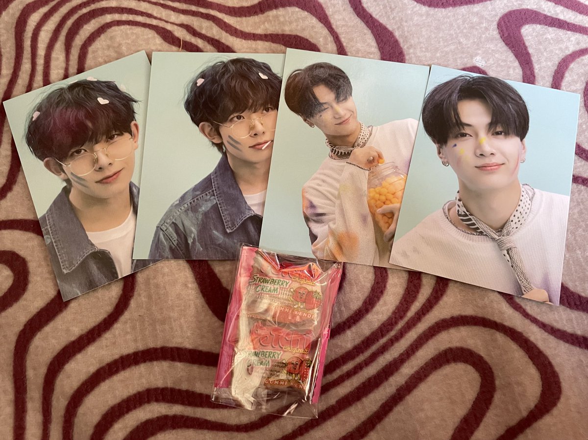 forheejay_'s tweet photo. ACKKK they're home 😭 thank you so much @woniesangel_ for securing them 💕 https://t.co/rRkFDaken5