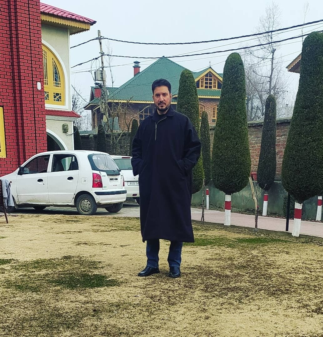 Irfan_Gulzar_11's tweet photo. Our culture our pride.
#KashmiriPheran https://t.co/4VZnAGxODb
